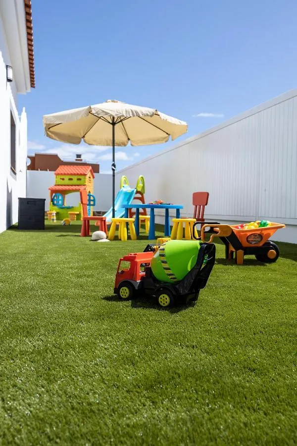 Ideal For Family Holidays, Near Beach And Golf- Casa James La Guirra 0*,  스페인